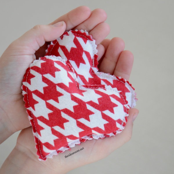 Sewing projects for kids #28 - Heart hand warmer