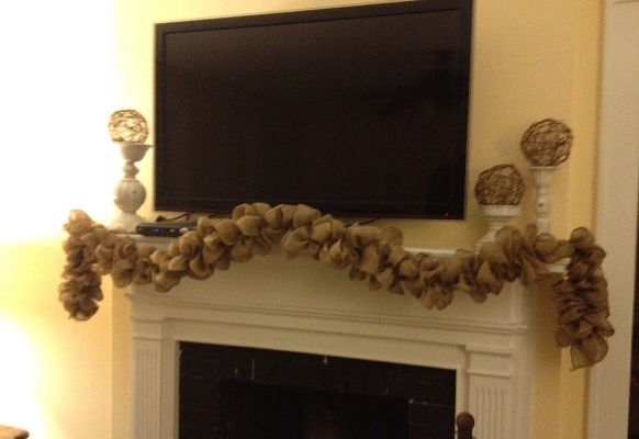 Burlap Decorating Ideas #23: Burlap Garland