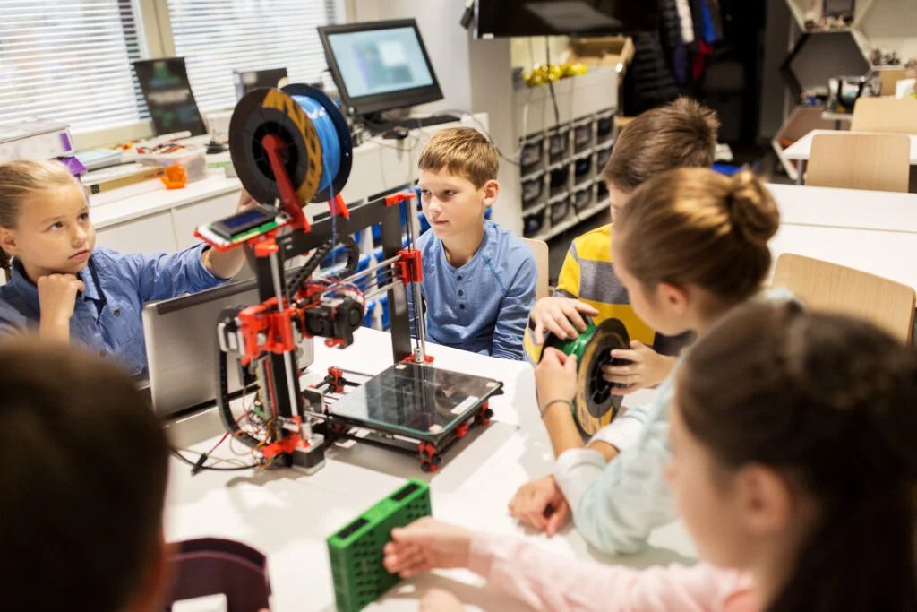 Best 3D Printer for Schools, Teachers and Students in 2023